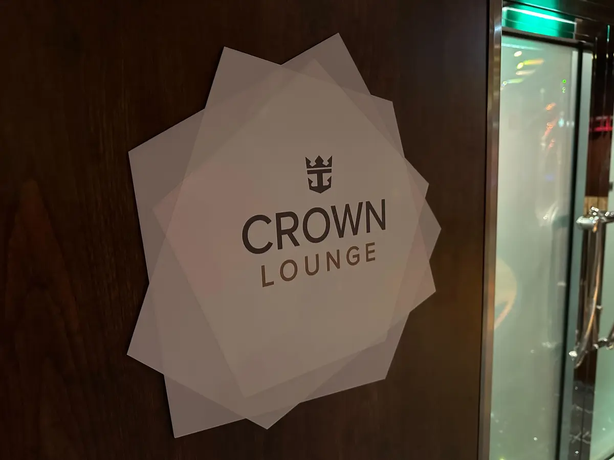 crown-lounge-2