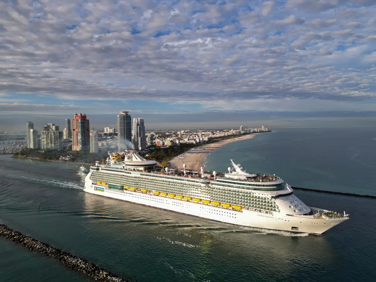 Independence of the Seas departing Miami