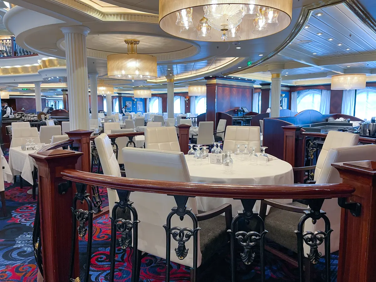 Mariner of the Seas dining room
