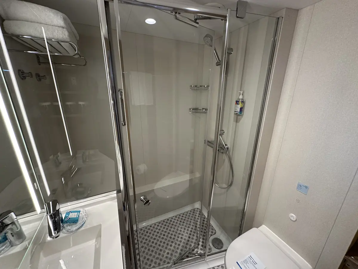 Bathroom on Star of the Seas