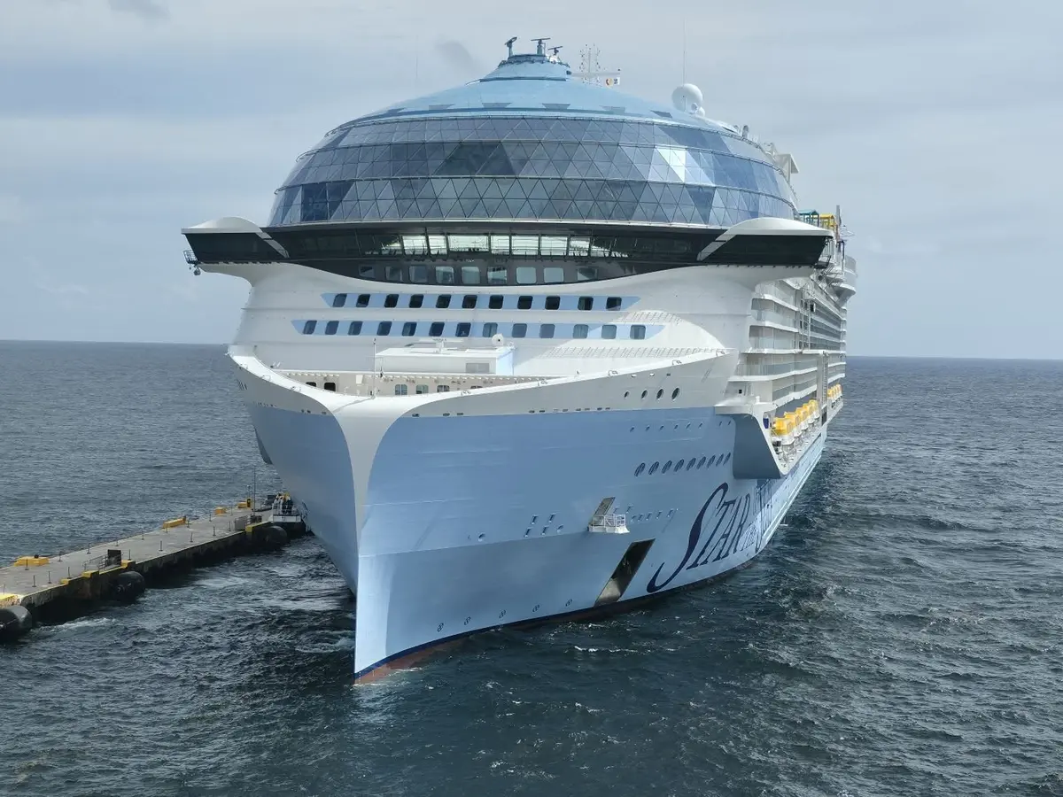 Bow of Star of the Seas
