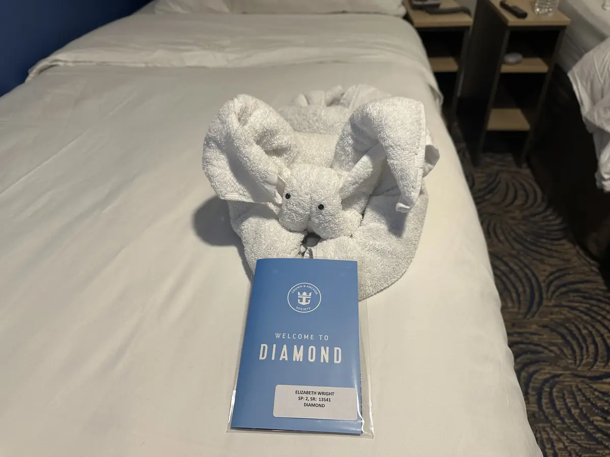 Diamond-Pin-Royal Diamond-Pin-Royal