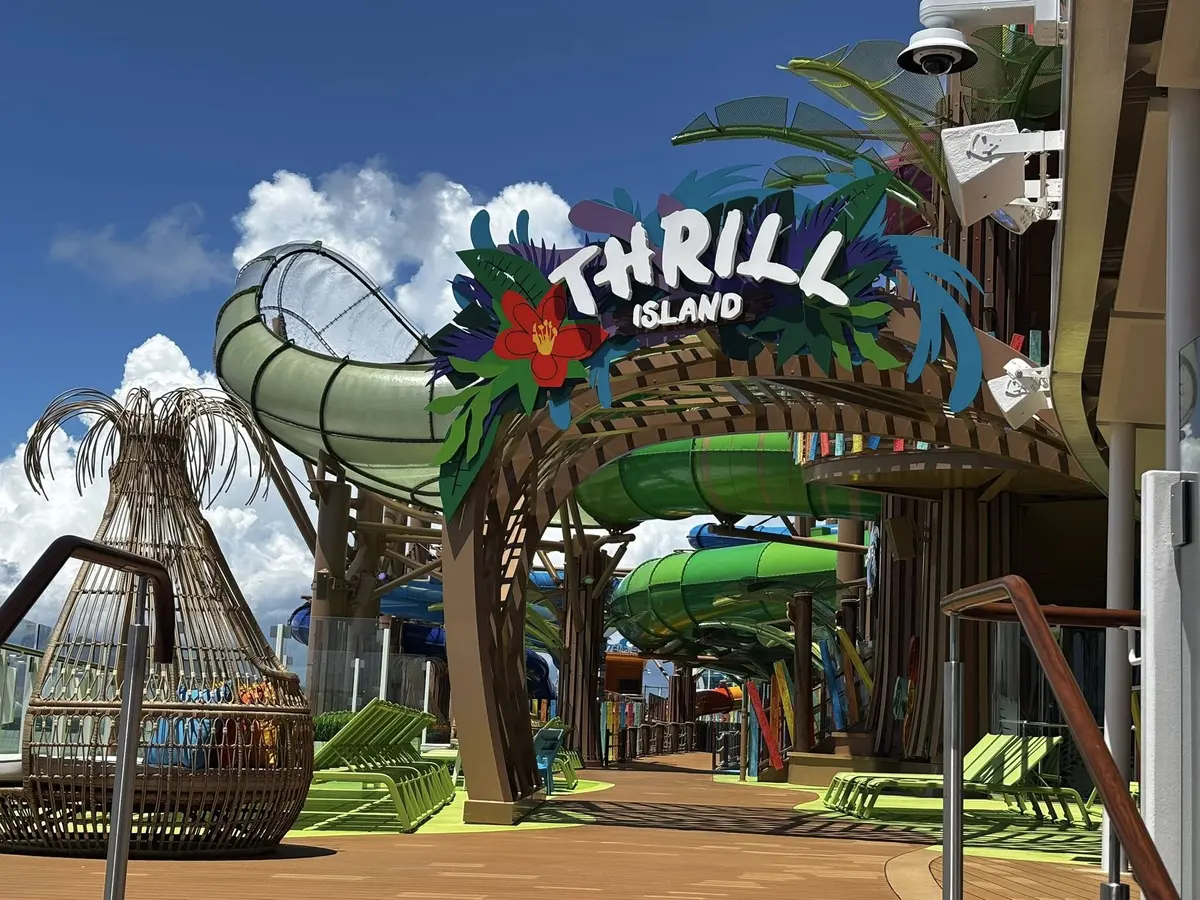 Thrill Island entrance